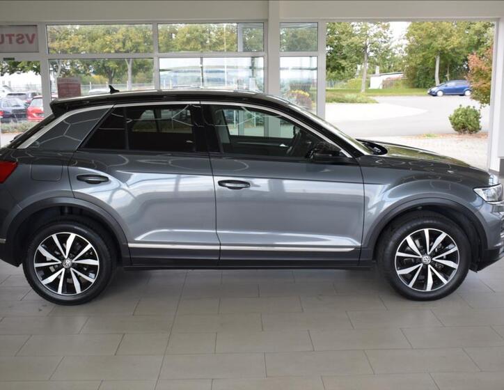 Volkswagen T-Roc 4