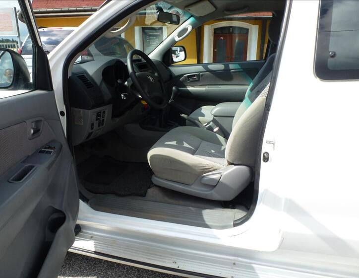 Toyota Hilux 17