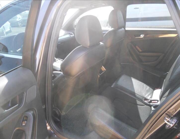 Audi A4 15