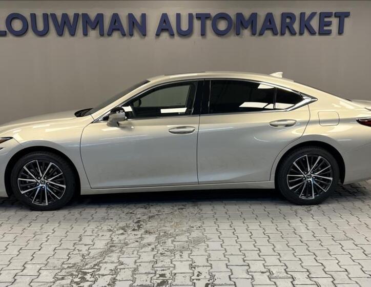 Lexus ES 300h 3