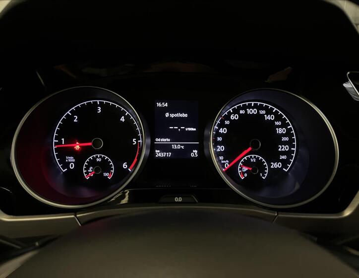 Volkswagen Touran 12