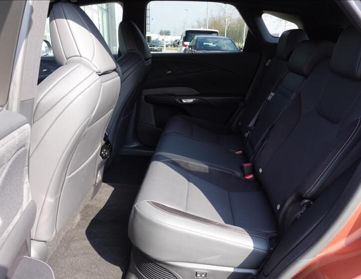 Lexus RX 500h 12