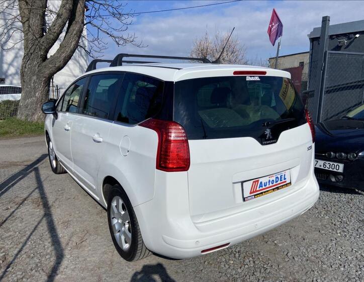 Peugeot 5008 4