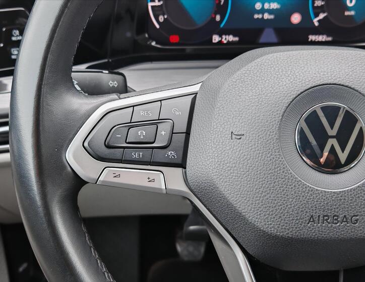 Volkswagen Golf 24