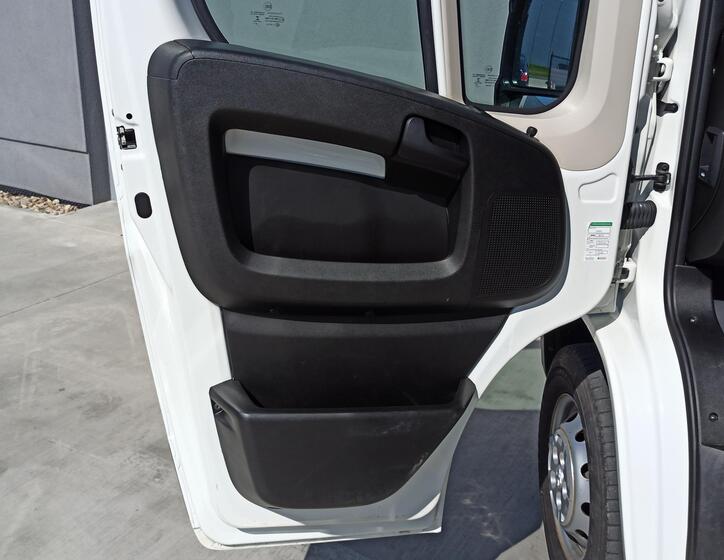Peugeot Boxer 30