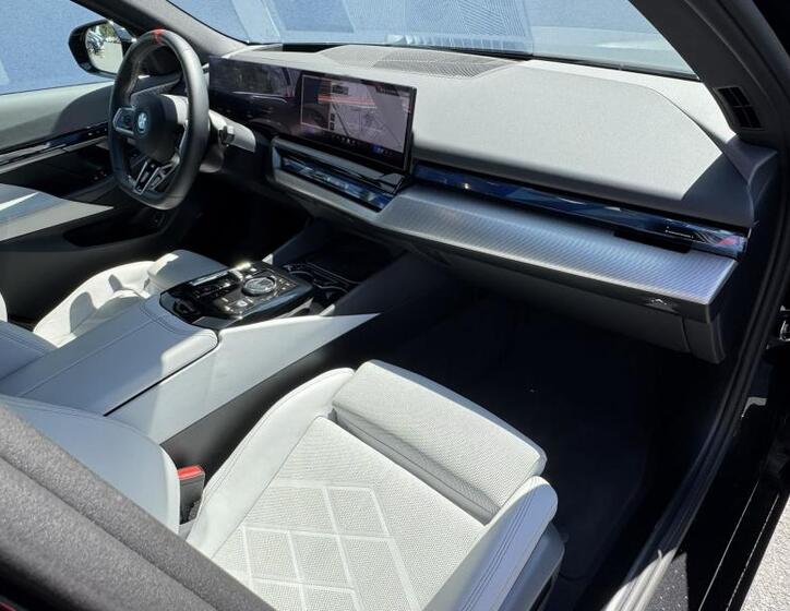 BMW i5 9