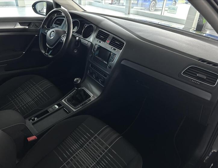 Volkswagen Golf 9