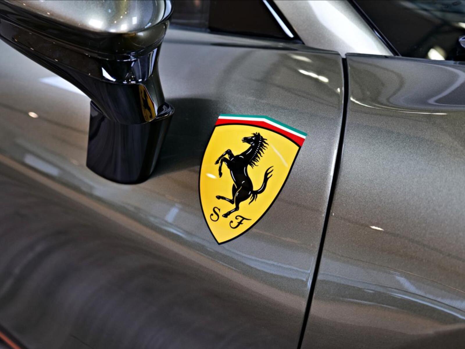 Ferrari SF90 5