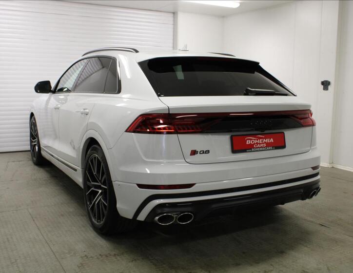 Audi SQ8 6