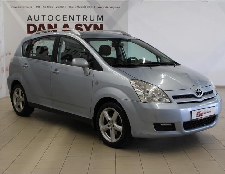 Toyota Corolla Verso 3