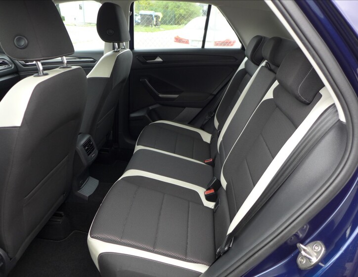 Volkswagen T-Roc 30