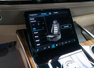 Cadillac Escalade 32