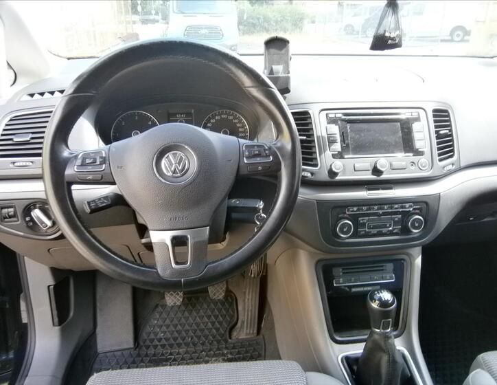 Volkswagen Sharan 9