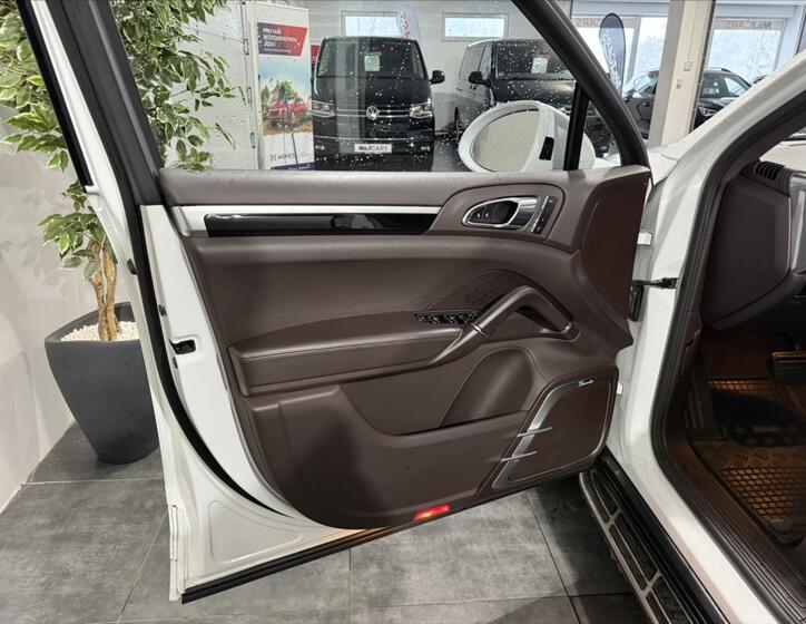 Porsche Cayenne 6
