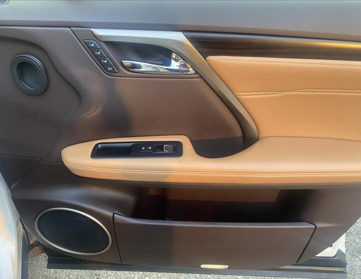 Lexus RX 53