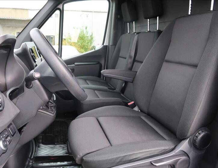Mercedes-Benz Sprinter 10