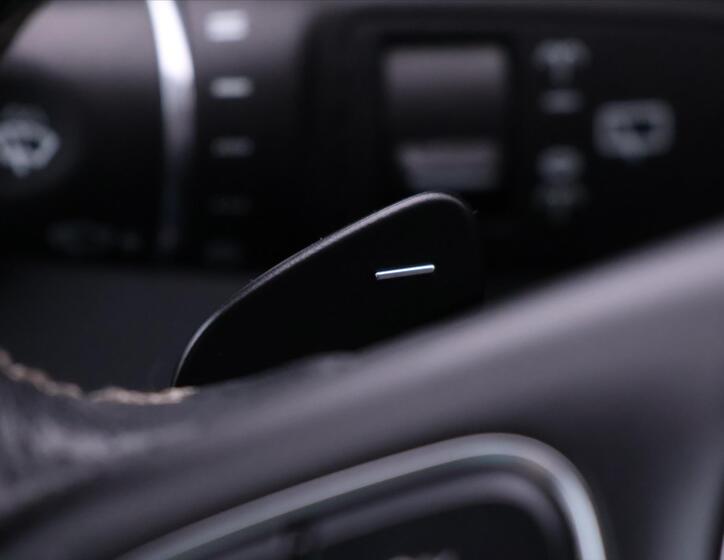 Mercedes-Benz GLA 25