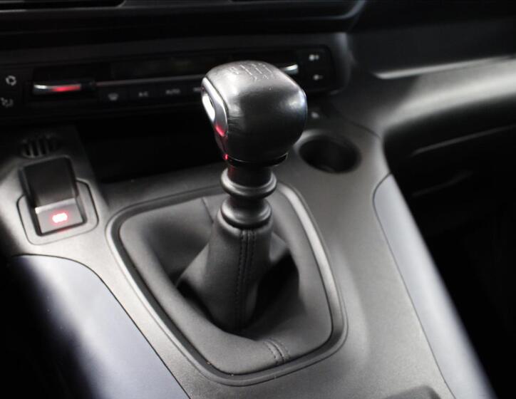 Peugeot Rifter 26