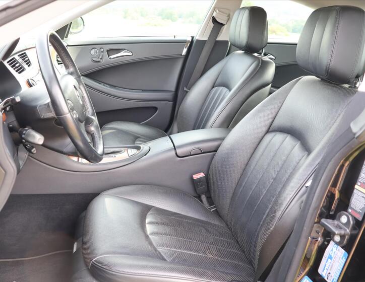 Mercedes-Benz CLS 10