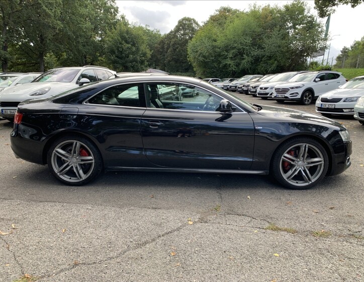 Audi A5 4