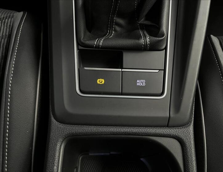 Volkswagen Golf 16