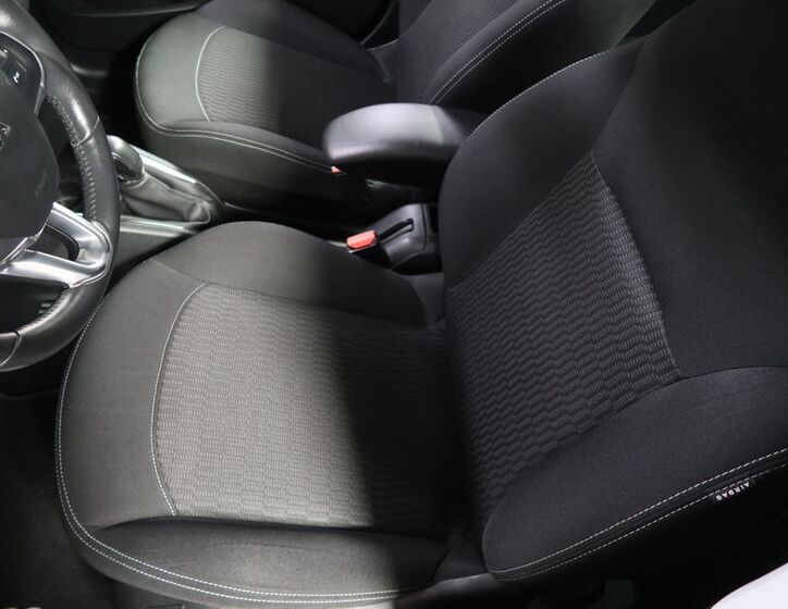 Peugeot 208 9