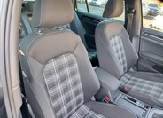 Volkswagen Golf 38