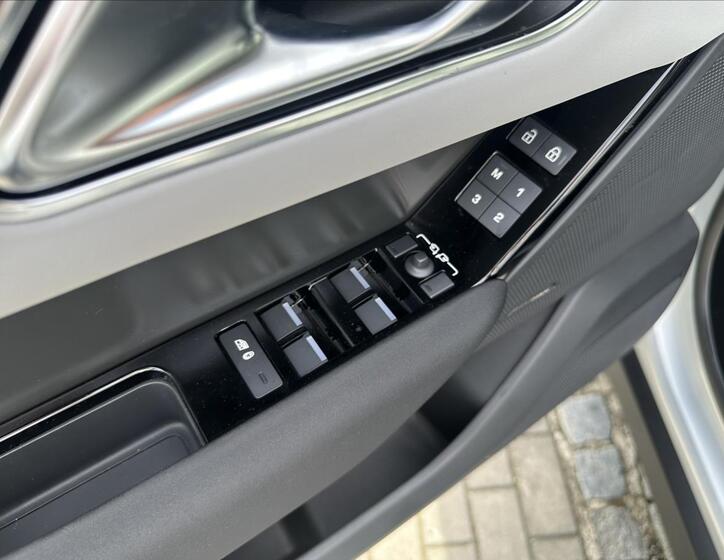 Land Rover Range Rover Velar 17