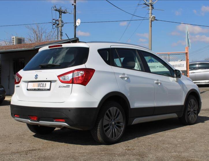 Suzuki SX4 S-Cross 5