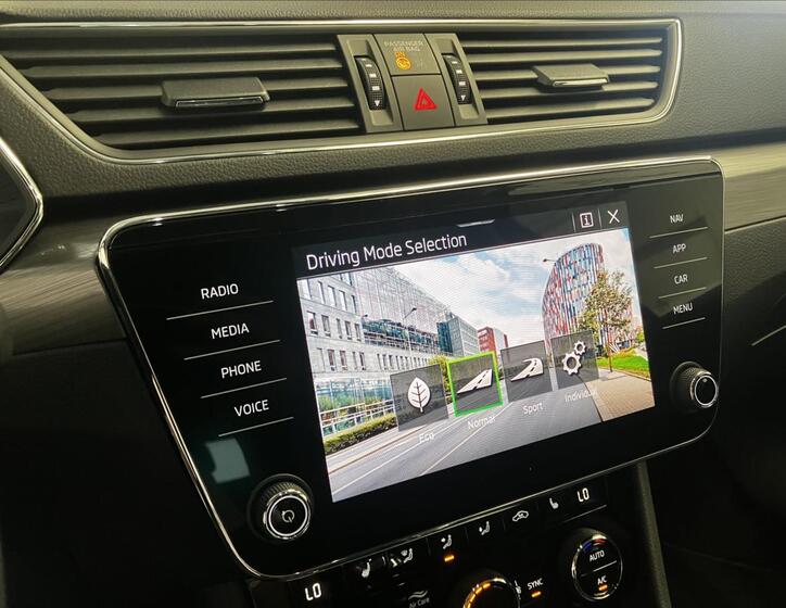 Škoda Superb 8