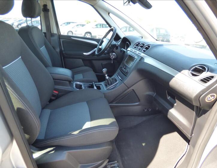 Ford S-MAX 42