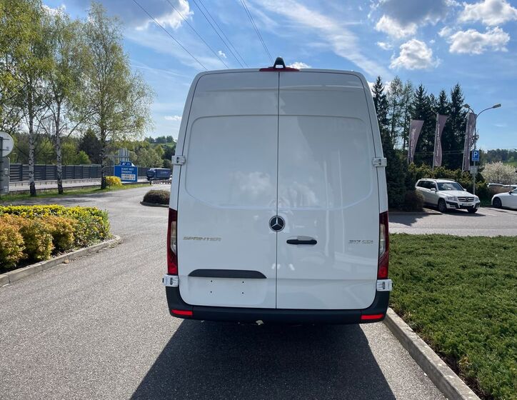 Mercedes-Benz Sprinter 6