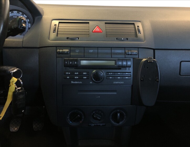 Škoda Fabia 16