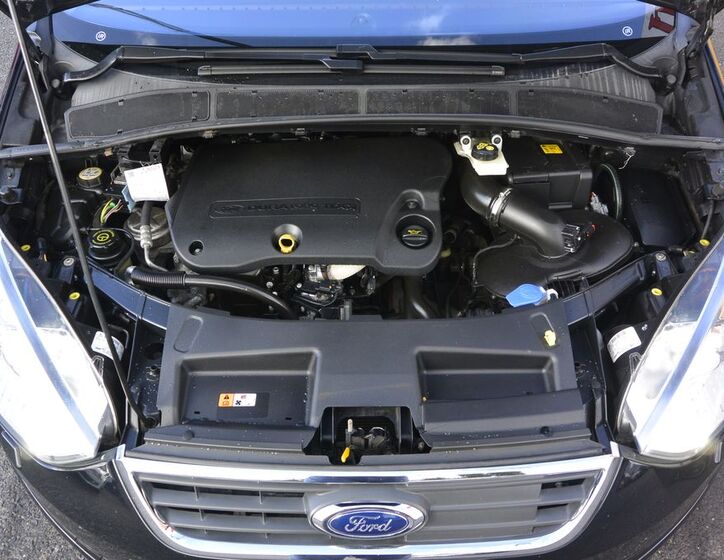 Ford Galaxy 44