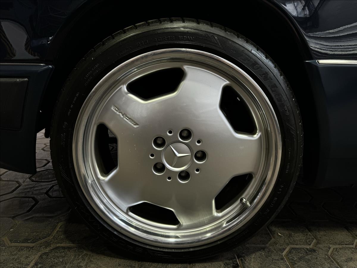 Mercedes-Benz 124