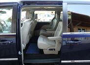 Chrysler Town & Country 13