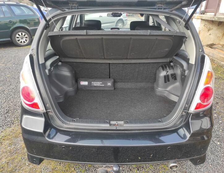 Suzuki Liana 17