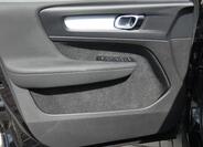 Volvo XC40 8