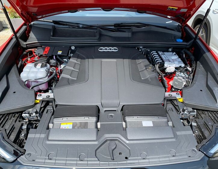 Audi Q8 36