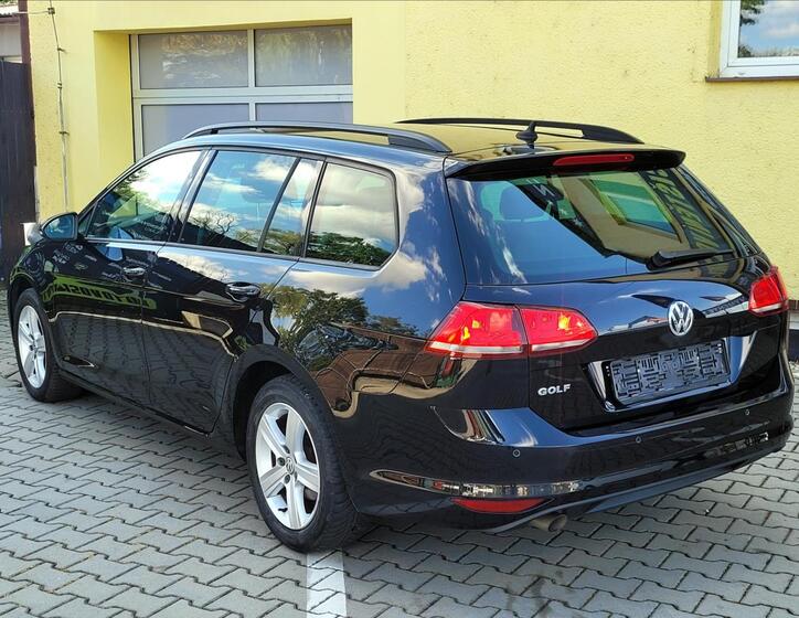 Volkswagen Golf 11