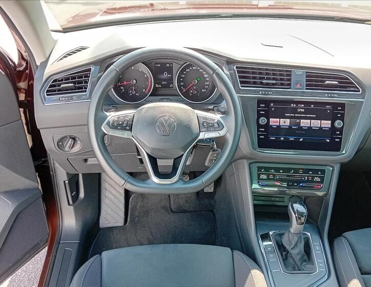 Volkswagen Tiguan 6