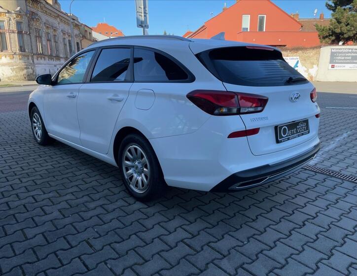 Hyundai i30 4