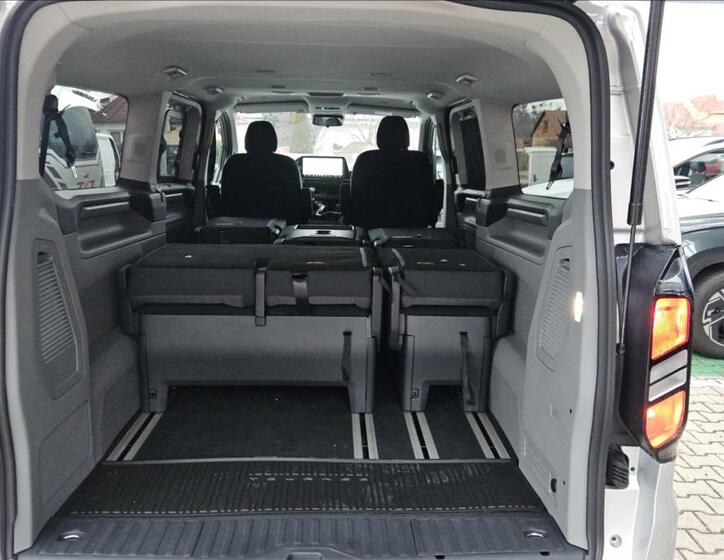 Ford Tourneo Custom 18