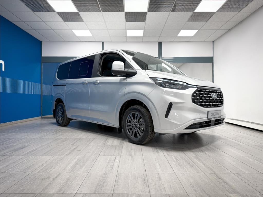 Ford Tourneo Custom 1