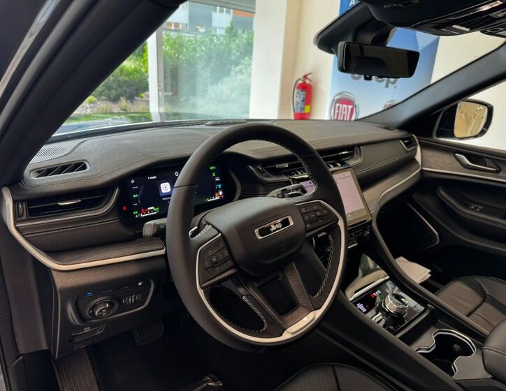 Jeep Grand Cherokee 14