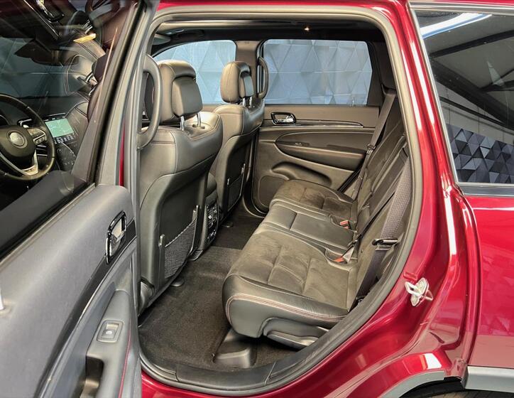 Jeep Grand Cherokee 12