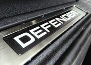 Land Rover Defender 53
