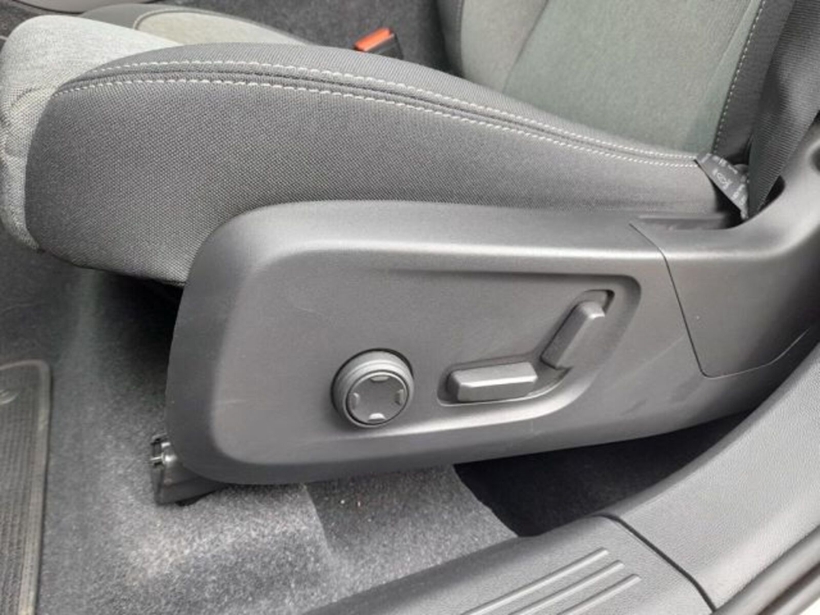 Volvo XC40 29