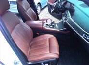 BMW X7 8