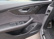 Audi Q8 16